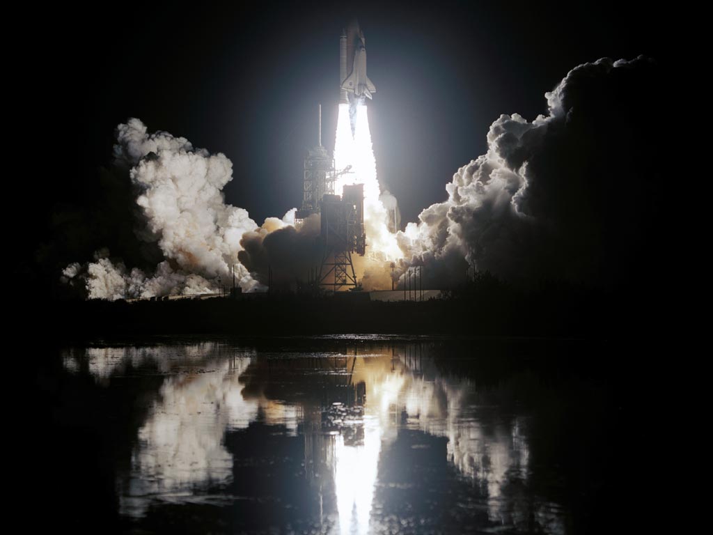 Shuttle night launch